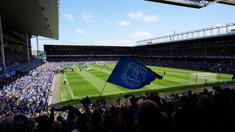 Everton and Southampton take the pitch for the last Premier League game at Goodison Park