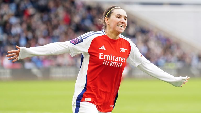 Arsenal's Mariona Caldentey celebrates the scoring of the opening target